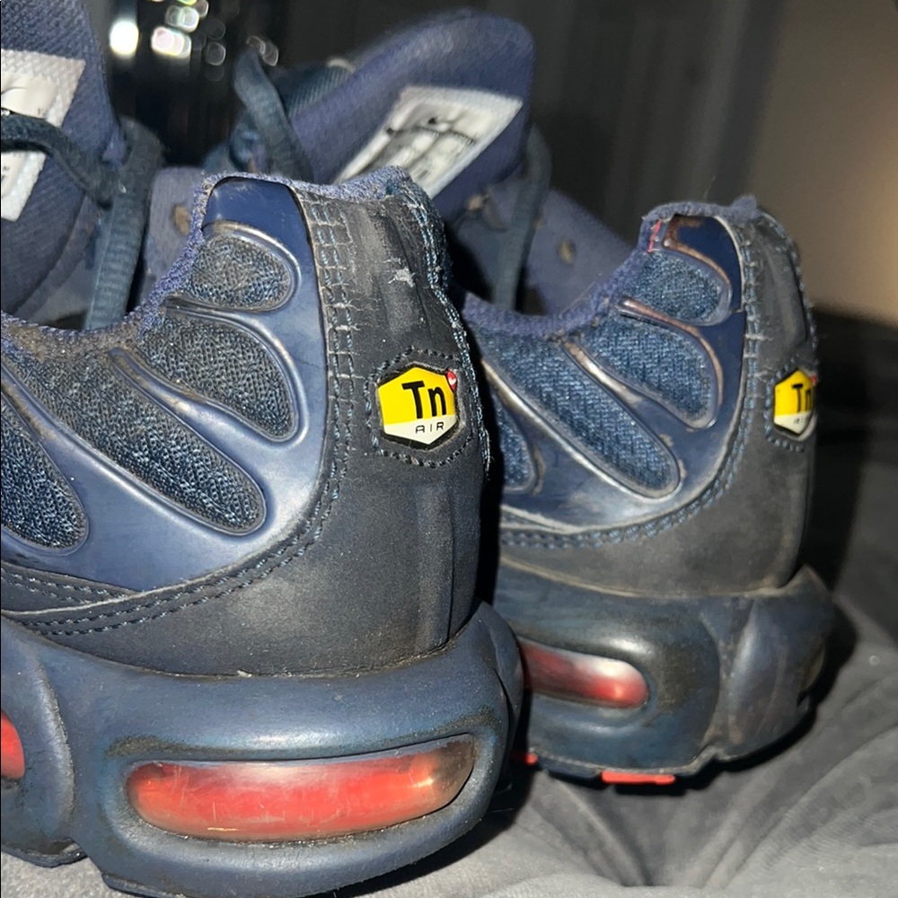 Air Max Plus GS 'Midnight Navy Challenge Red' Navy and Red Athletic Sneakers - Picture 3 of 9